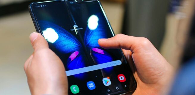 Da li su preklopni telefoni vredni ulaganja? 5 prednosti i 5 mana