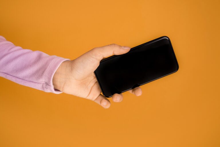 Kako da pouzdano obrišete sve podatke sa iPhone i Android telefona?